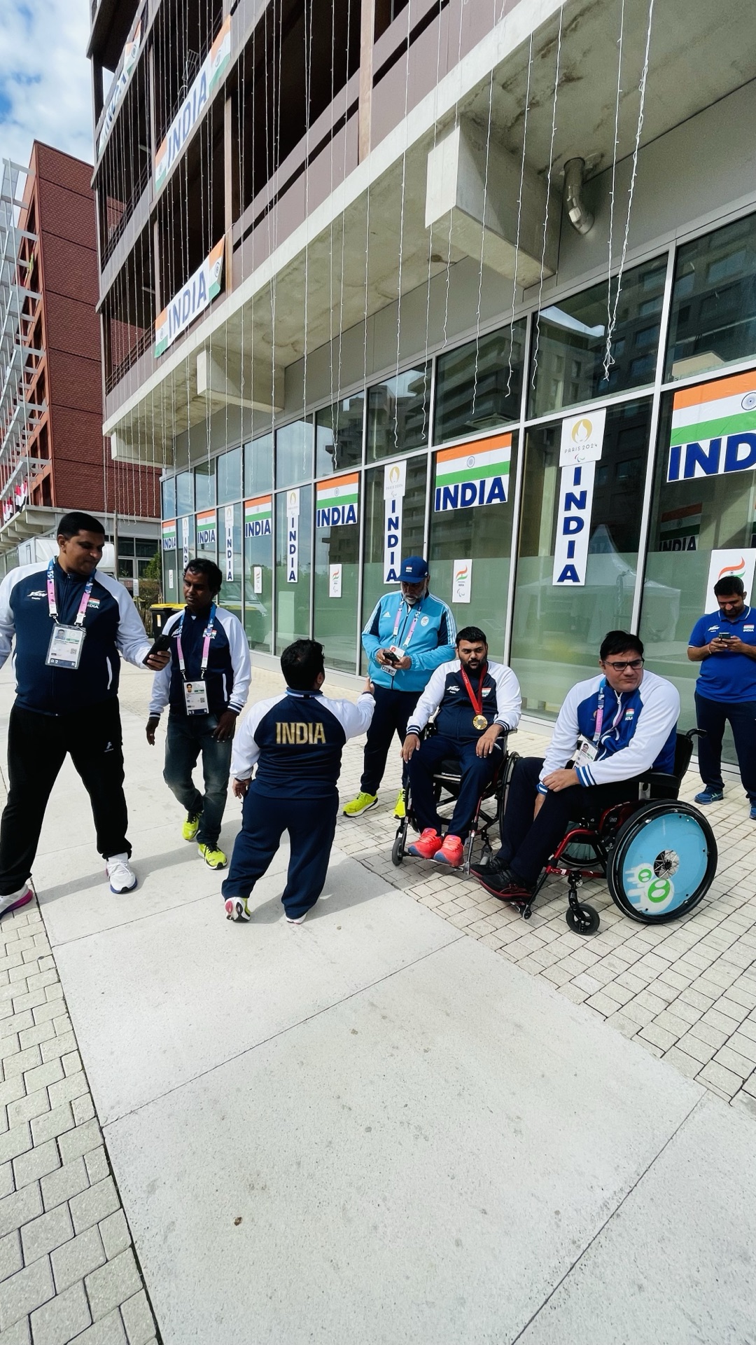 La délégation paralympique indienne au village, Paris 2024